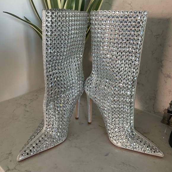 New! AZALEA WANG‎ Full Of Love Rhinestone Embellished Bootie Boots size 8 - Picture 1 of 7